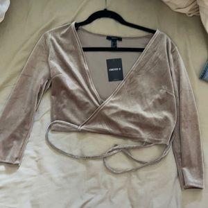 Velvet top from forever 21, tags attached